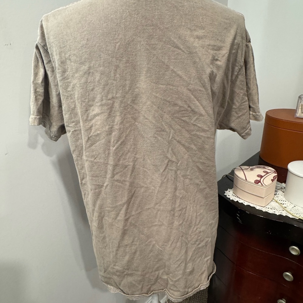 Pink Floyd Gray Tee with Pink and Green Design - Picture 5 of 6